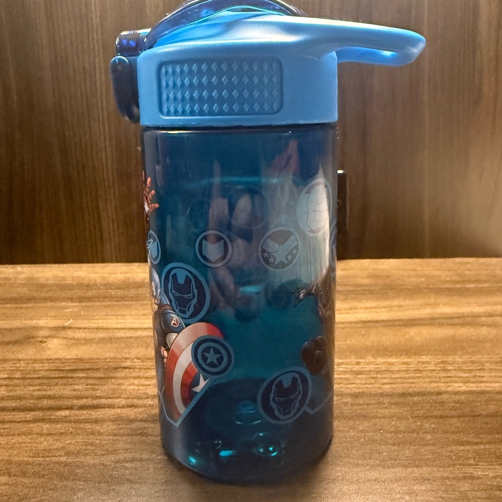 Zak! Marvel Avengers Blue Kids Water Bottle - Picture 2 of 6